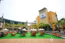 Lotte Premium Outlets - Gimhae Branch (롯데프리미엄아울렛 (김해점)) - Shopping - Korea travel and tourism information