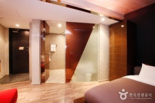 트리아 관광호텔 숙박 정보와 주변 관광 명소 및 근처 맛집 여행 정보