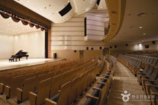 Mapo Art Center (마포아트센터) - Culture - Korea travel and tourism information