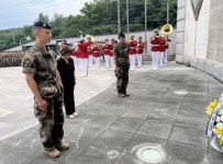 프랑스 생시르육군사관학교 제209기 생도, 수원 프랑스군 참전 기념비 방문해 참배·헌화:경인투데이뉴스 ≪경인투데이뉴스≫ 프랑스... 