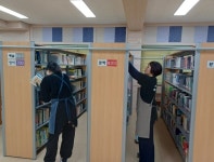 서산교육지원청 학교지원센터, 해미중학교 도서실 정리지원 실시... 서산교육지원청 학교지원센터, 해미중학교 도서실 정리지원 실시