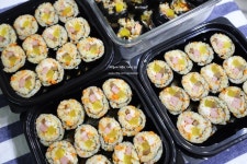 e-요리 - 이마트몰, 당신과 가장 가까운 이마트 [오늘은e-요리]당근김밥 만들기. 쉽게 만들어 좋고, 예뻐서 좋고, 달큰한 당근맛에 반하게 될걸.... 