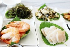여수맛집 회와 화려한 스끼다시 - 위즐