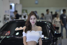 라라살롱 능평동점 | 2019 오토살롱위크 라라클래식 레이싱모델 김가온 - 위즐