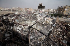 Saudi Arabian-led air strikes in Yemen leave 21 dead two days into UN-brokered humanitarian truce - ABC News (Australian... 