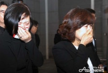 이제는 고인이 되어...