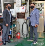 진해구 풍호동, 조은정비에 ‘나눔실천 착한기업 4호점’인증패 전달