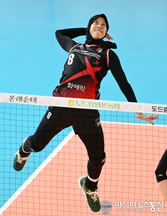 '메가 30점' 정관장, 페퍼저축은행에 3-1 역전승