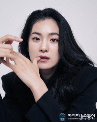 옥자연, 미디어랩시소와 전속계약 체결...송은이와 한솥밥