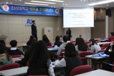 내용보기 >