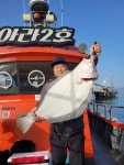 인천권조황 - 영흥도아라2호 4월18일 아홉분 대광어 탐사조황입니다 8짜,8짜,8짜!!!!