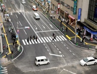博多陥没、原因究明を優先　損害賠償手続きも　福岡市：朝日新聞デジタル 【写真・図版】埋め戻しと舗装作業が完了、... 