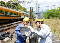 シカ思いの踏切、近鉄導入　悲しむ親ジカ見て…社員発想：朝日新聞デジタル 【写真・図版】... 