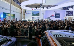 [조창현 통신] 기자(?)만 5만 명, 걸어서 보려면 3만보 - 오토헤럴드 [조창현 통신] 기자(?)만 5만...