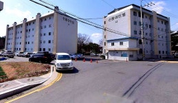 행정복지센터, 실내체육관, 초,중,고등학교 도보 10여분내. KTX 포항역 인근 소형아파트 / 경북 포항시 북구 흥해읍 옥성리 / 아파트 매매... 