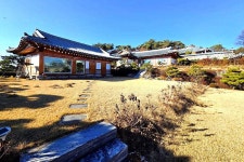 전원주택 급매물, 한옥 전원주택단지 내, 버들저수지 앞 조망권 멋짐, 조암IC 차로5분 / 경기 화성시 장안면 석포리 / 전원주택 매매 / 부동산119