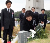 김문수 지사 박관현 열사를 생각하며 5월을··· :: 부천타임즈