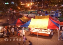 [긴급취재]불법노점상 흙 동산 걷어내고 다시 영업 :: 부천타임즈