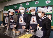 김만수 시장 놀랄 만큼 무상급식이 현실화... :: 부천타임즈