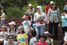 [생생포토] 오리엔티어링에 신바람 난 원미산 하루 :: 부천타임즈