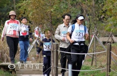 [생생포토] 오리엔티어링에 신바람 난 원미산 하루 :: 부천타임즈