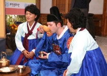 [생생포토] 나는 한국 전통혼례스타일 :: 부천타임즈