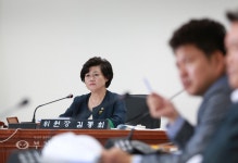 [생생포토] 윤병국 의원,U베이스 앞 버스정류장 신설 청원 :: 부천타임즈