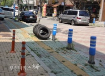 오정구 까치울 카페거리는 쓰레기와 주차로 몸살 중... :: 부천타임즈