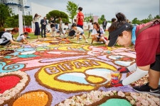 장미꽃 뿌리며 인피오라타꽃길 축제 폐막 :: 부천타임즈
