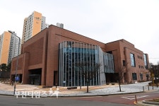 별빛마루도서관이 아니라 따르릉목일신도서관 이어야 :: 부천타임즈