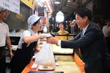 조용익 부천시장, 전통시장 장보기로 소비촉진 나서 :: 부천타임즈