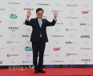 [생생포토] 연예인 못지않은 인기 김동연 경기지사 :: 부천타임즈