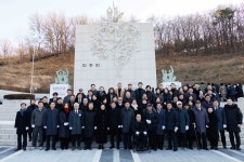 부천시의회 김병전 의장, 현충탑 참배로 새해 일정 시작 :: 부천타임즈