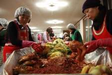 본당/기관/단체 소식 - [온천성당] 사랑의 김장나눔 행사 천주교부산교구