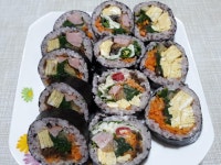 실시간 수다방 | 청정원프렌즈 | 청정원 남은 반찬 정리하며 김밥 말았어요....