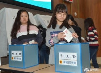 의정뉴스 - 예산여중생들 풀뿌리 지방자치 원리 체험 - 충남.넷 예산여중생들 풀뿌리 지방자치 원리 체험