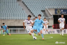 지역신문뉴스 - 천안시축구단, ‘막판 통한의 2실점’ 극복 못하고 홈에서 첫 패배 - 충청남도 천안시축구단, ‘막판 통한의 2실점’ 극복 못하고... 