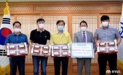 먹거리 - 동고동락 논산시, 코로나19 및 수해복구 현물기탁 이어져 ‘훈훈’ - 충청남도 동고동락 논산시, 코로나19 및 수해복구 현물기탁... 