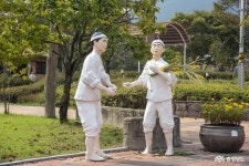 > > >충남관광 충남관광