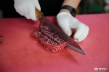 사는이야기 - 아산 맛집, 아산 모범음식점인 염치식당에서 깍둑 육사시미를 구매했어요. - 충청남도 아산 맛집, 아산 모범음식점인 염치식당에서... 