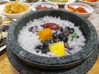 지역신문뉴스 - 밥도둑 간장게장에 영양 가득한 돌솥밥 별미 - 충청남도 밥도둑 간장게장에 영양 가득한 돌솥밥 별미