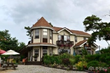 먹거리 - 100여종의 야생화와 나무가 정원 가득 채운 식당 - 충청남도 100여종의 야생화와 나무가 정원 가득 채운 식당