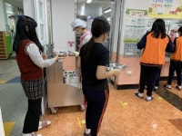 CTN - 확실하고 진실된 뉴스!-서산여자중학교, 안전하고 맛있는 급식시간 서산여자중학교, 안전하고 맛있는 급식시간
