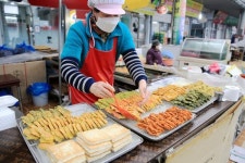 CTN - 확실하고 진실된 뉴스!-[포토]서산동부전통시장의 제수용 부침개와 닭 [포토]서산동부전통시장의 제수용 부침개와 닭