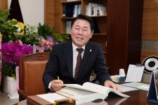 CTN - 확실하고 진실된 뉴스!-영동군의회 신현광 의장 영동군의회 신현광 의장