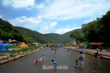의성군, 빙계군립공원 찾는 지역민·관광객 안전한 휴식공간 제공 [데일리대구경북뉴스] 의성군, 빙계군립공원 찾는 지역민·관광객 안전한... 