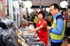 월성본부, 추석 맞이 전통시장 장보기 행사 전개 [데일리대구경북뉴스] 월성본부, 추석 맞이 전통시장 장보기 행사 전개