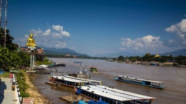 베스트갤러리 - 금불상이 있는 바다