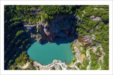 베스트갤러리 - 폐광산의 호수