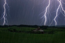 베스트갤러리 - 소낙비와 번개치는 안성목장